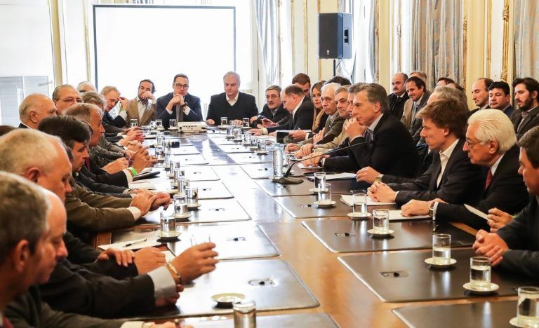 Macri y Etchevehere encabezaron un nuevo encuentro de la Mesa de la Cadena de las Carnes.