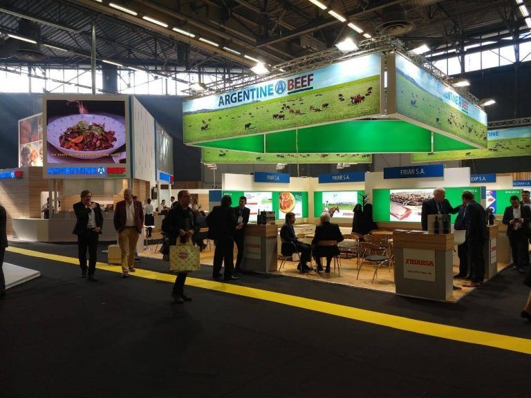 Buenas Operaciones en el Mercado Internacional de la Carne para IPCVA en SIAL París.