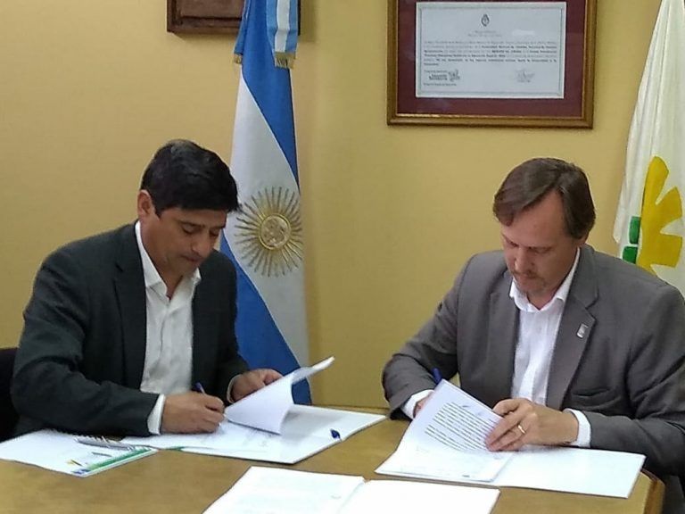 Stoller presentó su programa de pasantías 2019 y firmó Acuerdos con Agronomía de la UNC.