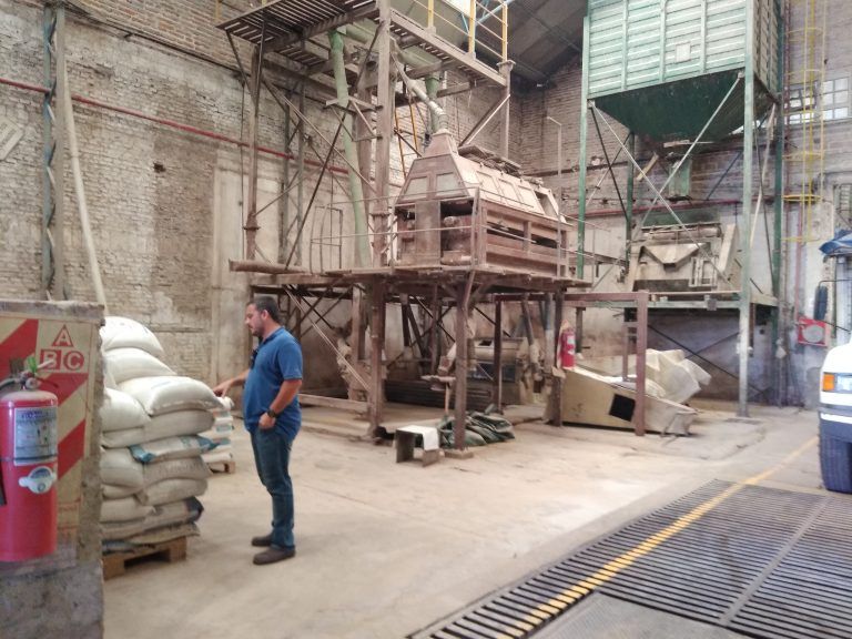 Clausuran plantas harineras en operativos de fiscalización