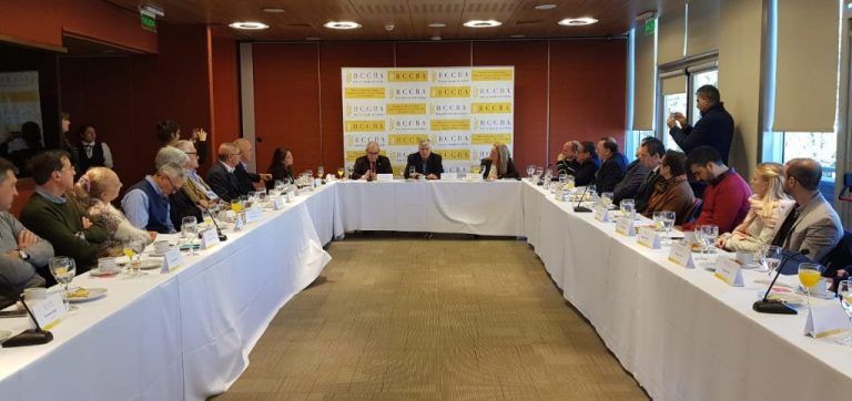 BCCBA recibió a candidatos a diputados para conocer propuestas para el Congreso.