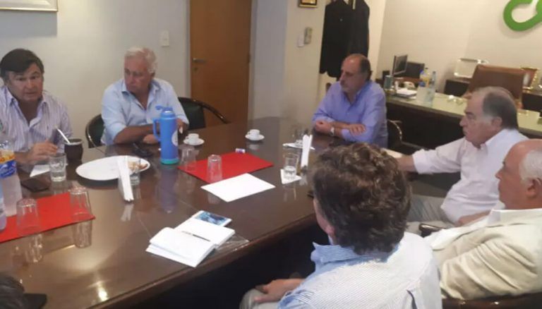 Un llamado frenó el paro del campo: la Mesa de Enlace se reunirá con el Gobierno