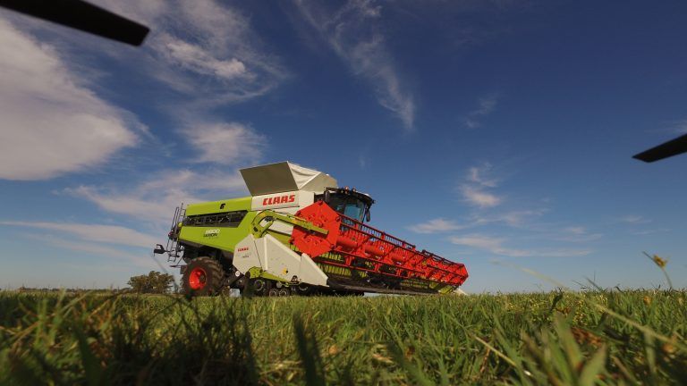 Presentaron la Nueva Cosechadora Lexion 8800 de CLAAS