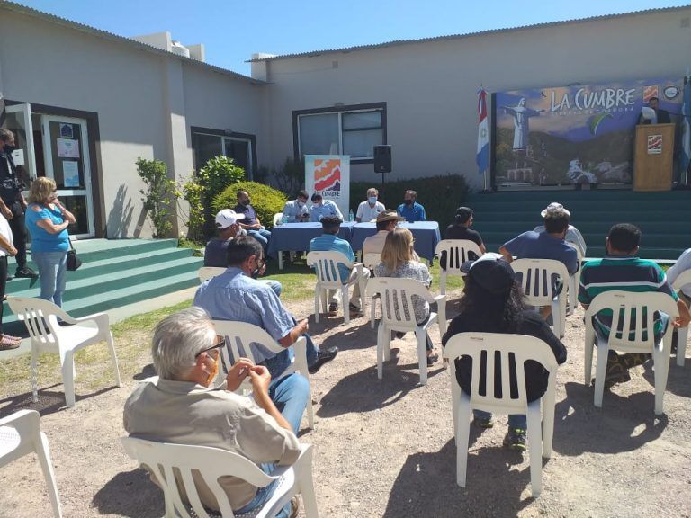 Incendios: Entregaron aportes en La Cumbre para productores