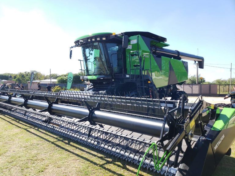 Se presentó la Nueva Cosechadora Metalfor 2635