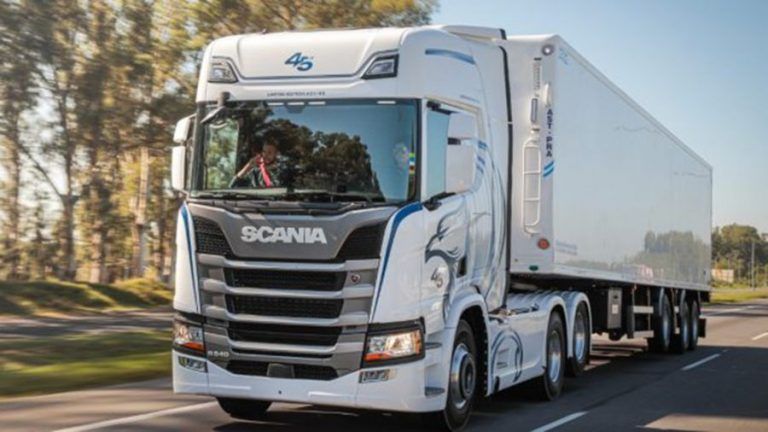 Para celebrar los 45 años de en el país: Scania lanza una edición limitada.
