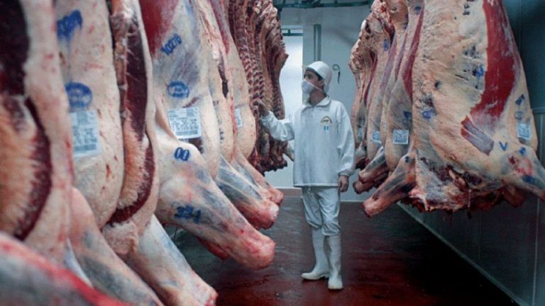 El Gobierno define si extiende o levanta las restricciones para exportar carne vacuna