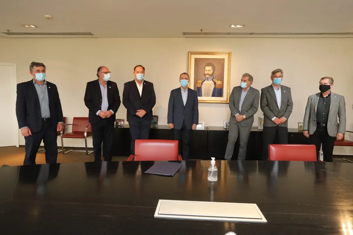 Schiaretti y la Mesa de Enlace reclamaron por las retenciones y el cepo a la carne