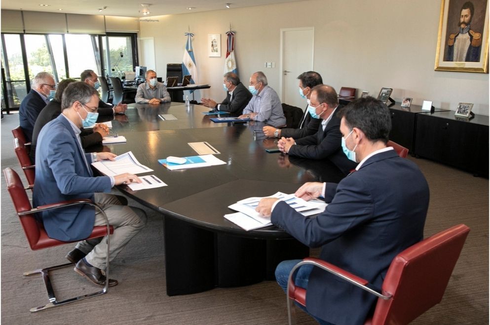 Schiaretti analizó la situación del campo con la Comisión de Enlace Provincial