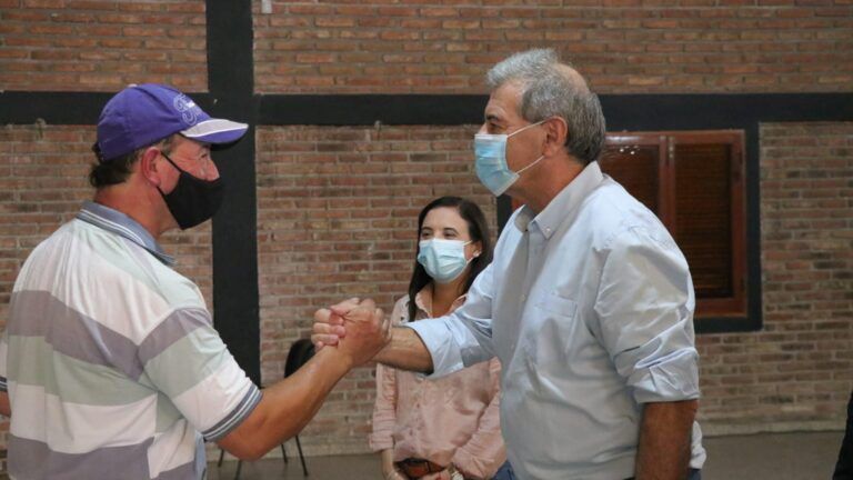 La Provincia entregó más de $40 millones a pequeños productores agropecuarios