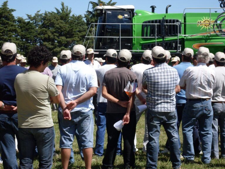 Fitosanitarios: anuncian cronograma de cursos para operarios de maquinaria agrícola