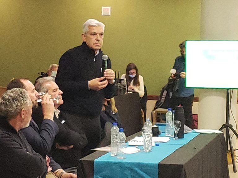 Julián Domínguez pidió cooperación al campo para vender la Soja