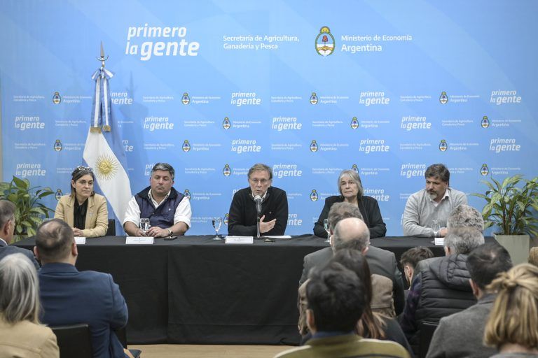 Presentaron la primera cepa vacunal en el mundo para combatir la Leucosis Bovina