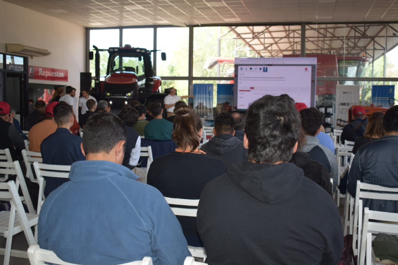 Agroempresa y Case IH realizaron jornada de capacitación en Sinsacate