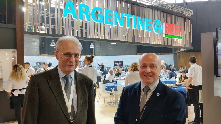 La carne argentina ya se luce en la Sial París 2022
