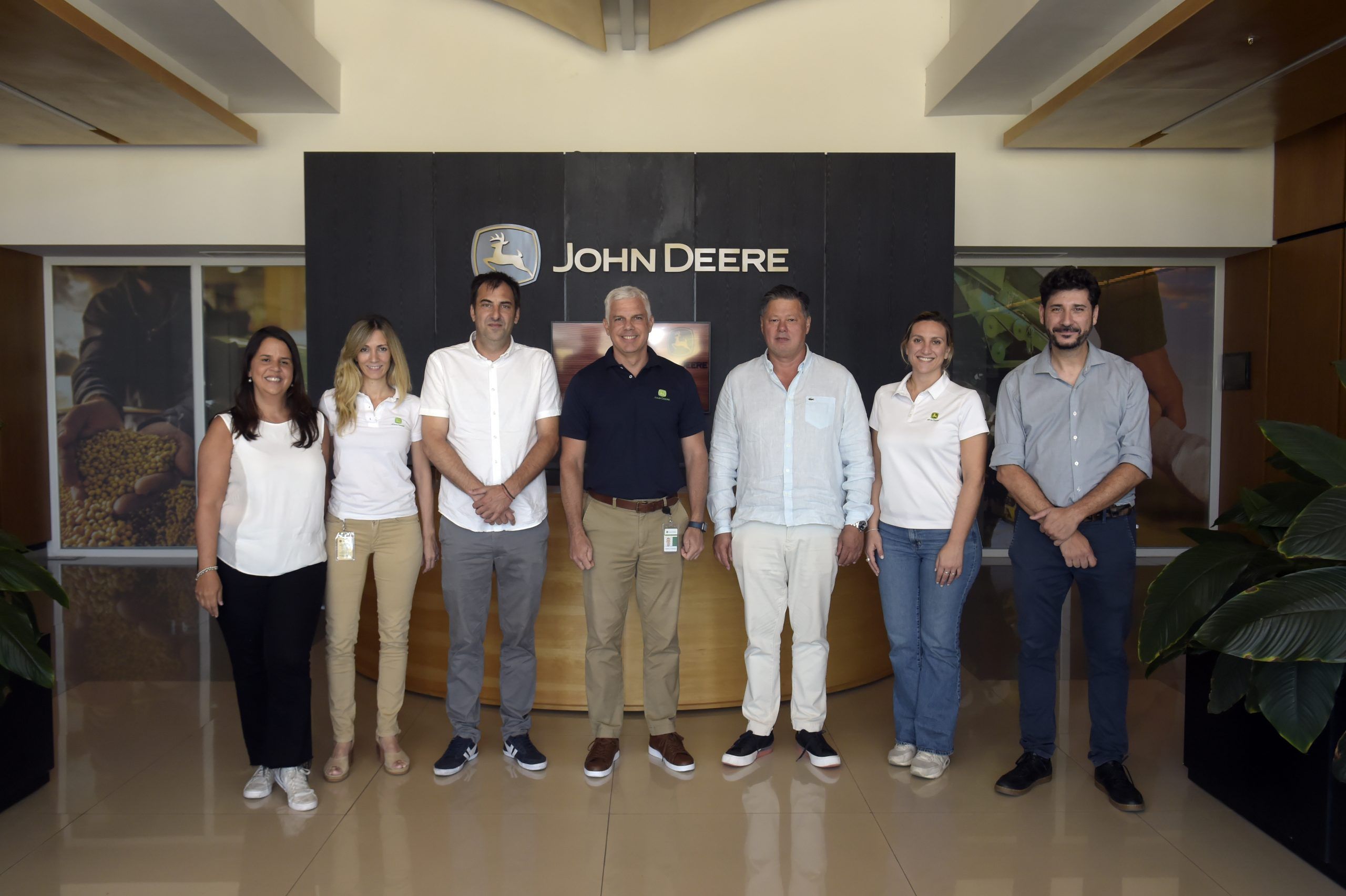 JOHN DEERE Argentina y EXPOAGRO firman una alianza estratégica