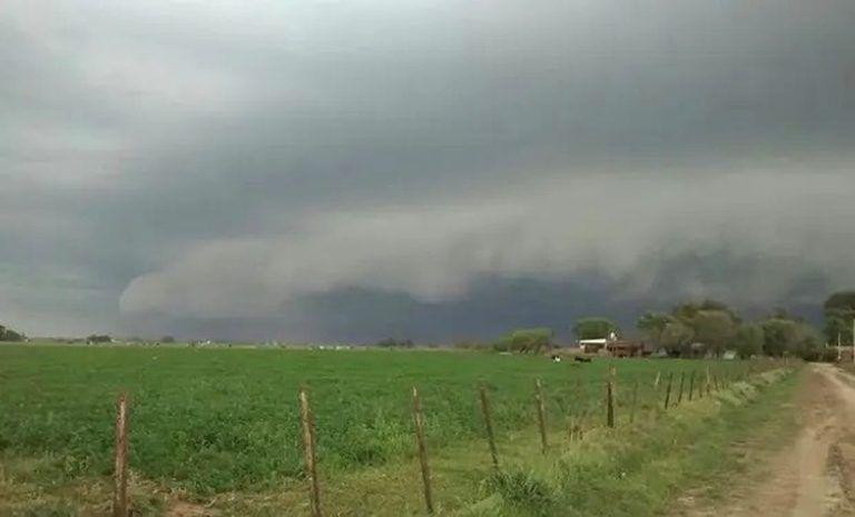 Advierten por posibles tormentas fuertes y lluvias con intensidad en la región centro