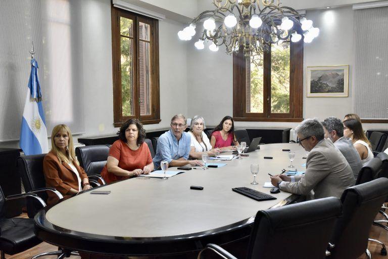 Agricultura y Salud trabajan junto al Senasa y las provincias contra la influenza aviar