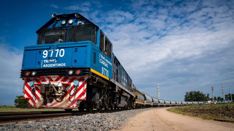 Empresas del agro financiarán compra y restauración de vagones de Trenes Argentinos Cargas