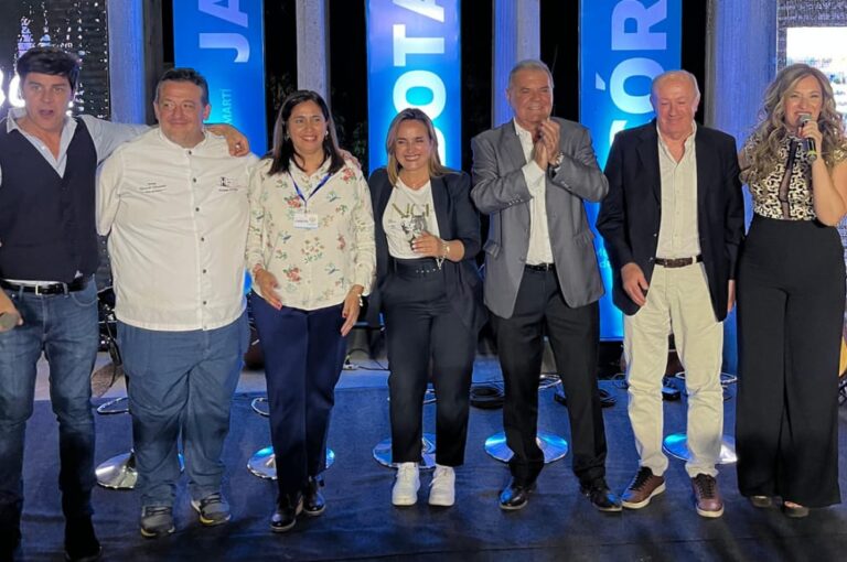 Con un gran éxito cerró la Octava Edición de «La Noche de Nuestros Quesos»