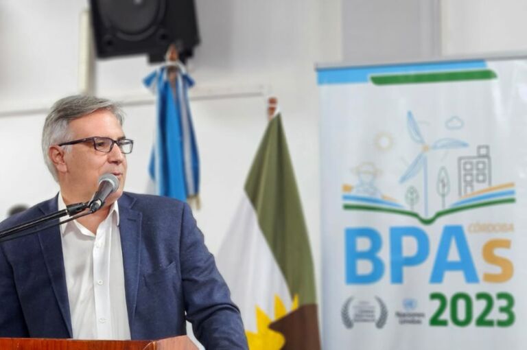 BPAs: Llaryora encabezó la entrega de aportes a productores en Cruz del Eje