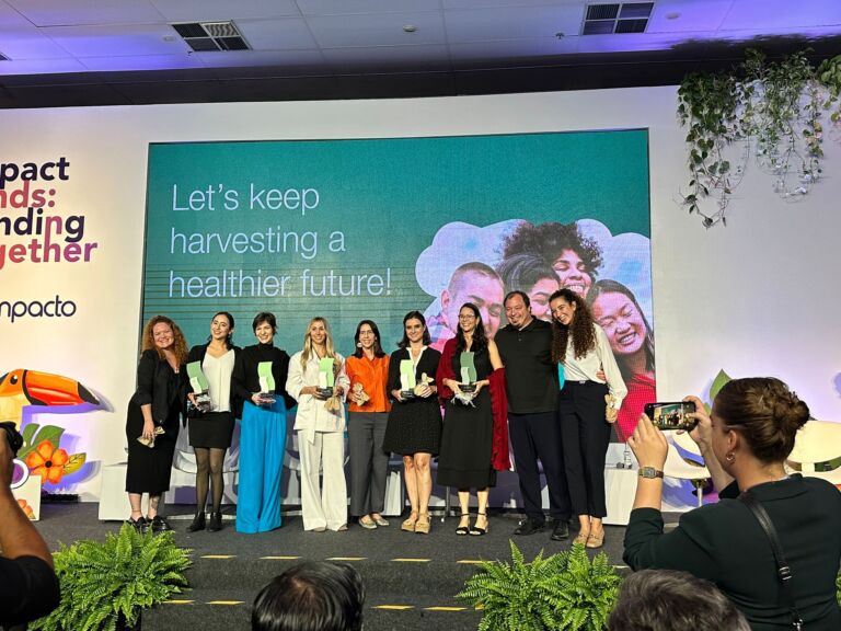 Bayer abre postulaciones para financiar proyectos de mujeres enfocados en innovación social