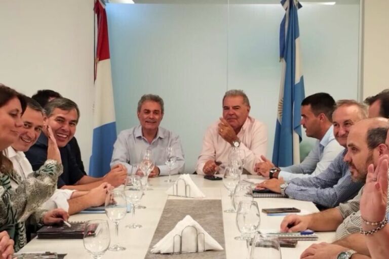 Busso y colaboradores se reunieron con los legisladores de la Comisión de Agricultura y Ganadería