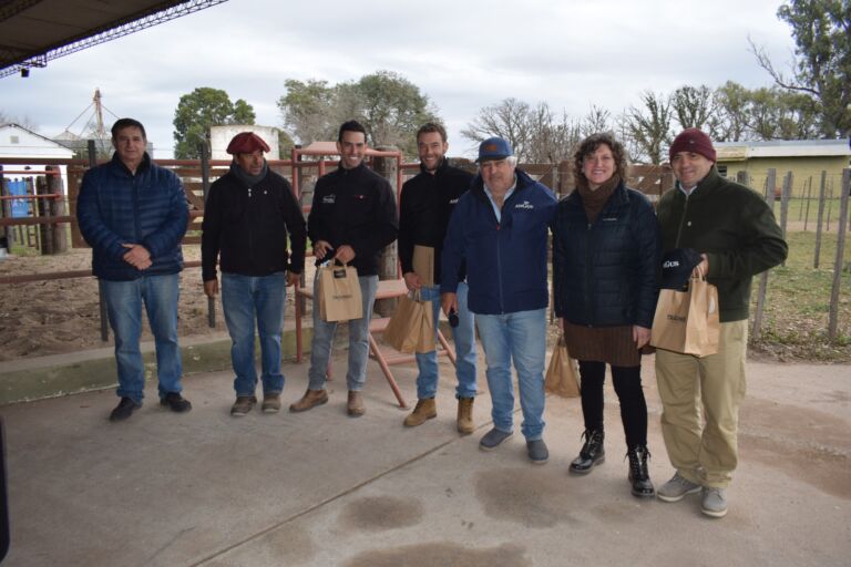 Angus Centro y Cs. Agropecuarias de la UCC realizaron el 8° Seminario de Jurado en Santa Julia