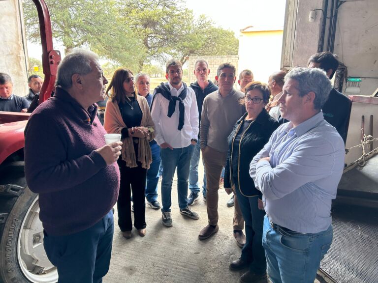 En Villa de Soto, el Ministro de Bioagroindustria Sergio Busso visitó proyectos productivos