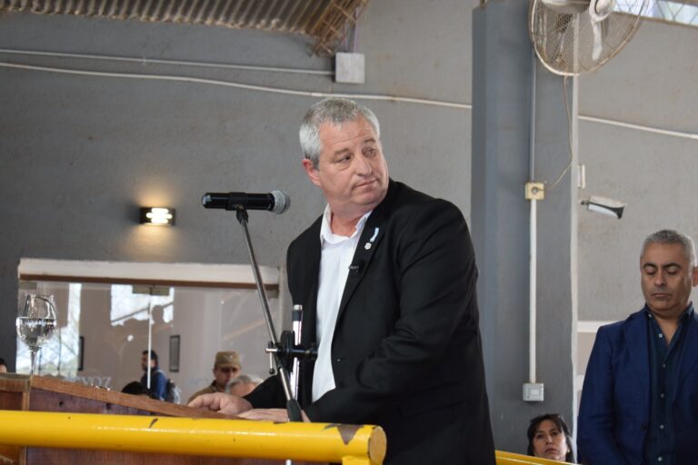 Riera dijo que «el campo no espera más por la baja de retenciones» en la apertura de la Expo de Jesús María