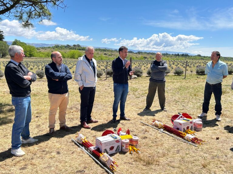 Incendios: entrega de insumos y aportes por casi $300 millones a productores de Calamuchita