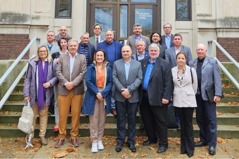 Busso visitó la prestigiosa Universidad de Purdue, una de las mejores calificadas del mundo