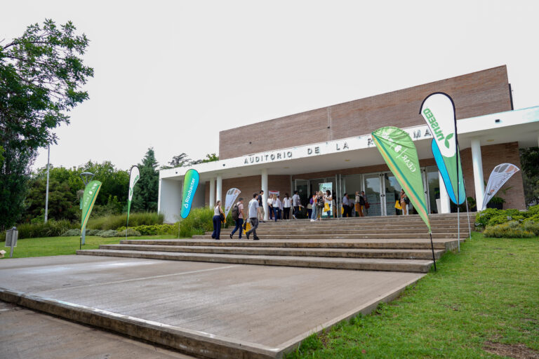 Sanidad, genética y verificacion de cultivares, los ejes en el primer día del Congreso Argentino de Semillas
