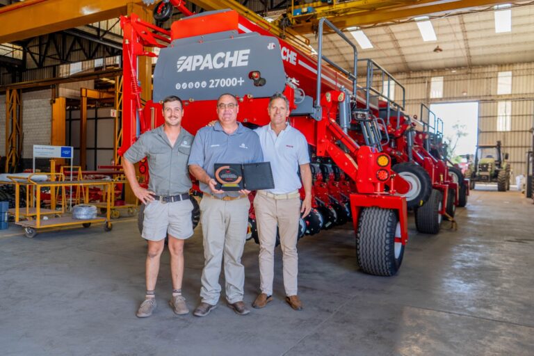 Apache y la importante inserción de su tecnología en Sudáfrica: 200 sembradoras llevan su sello y calidad