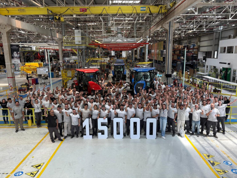 CNH celebra la producción de más de 15.000 tractores en la Argentina