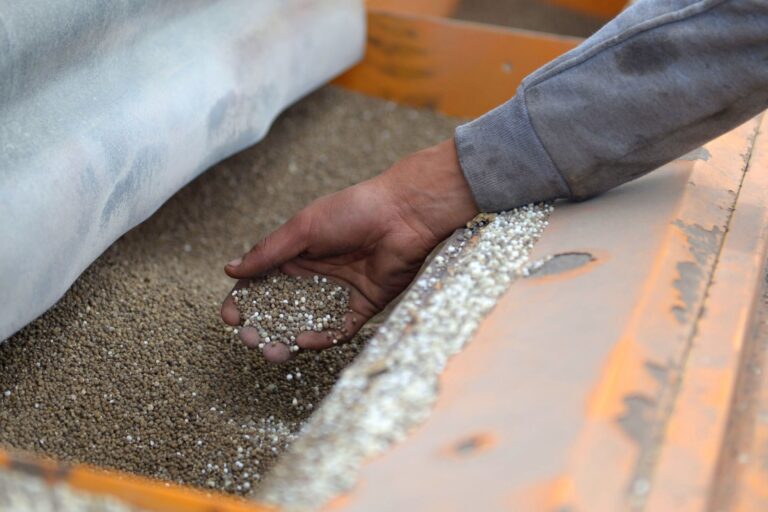 El Gobierno Nacional simplifica normativa de fertilizantes para fortalecer el sector agroindustrial