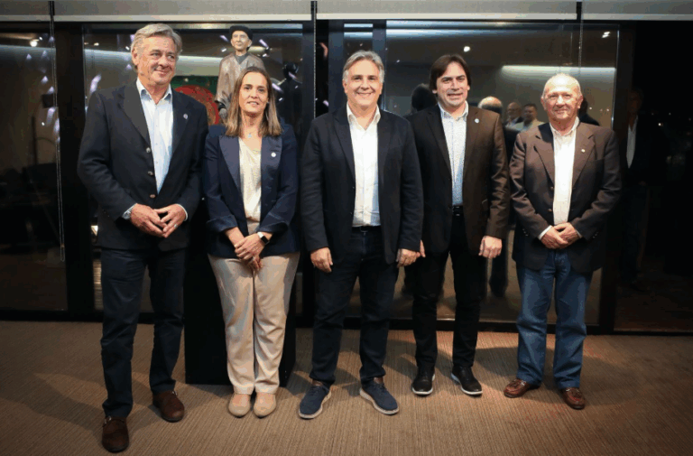 La mesa de enlace fue recibida por el Gobernador Llaryora