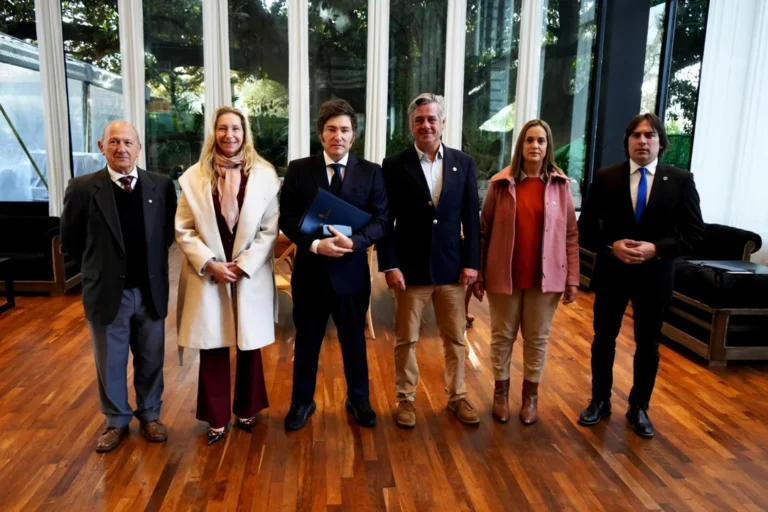 Milei confirmó al campo que no habrá baja de retenciones en el corto plazo, pero prometió diálogo