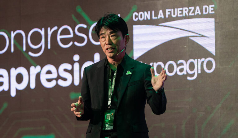 El productor japonés que lleva la bandera de la siembra directa en su país y visitó el Congreso Aapresid