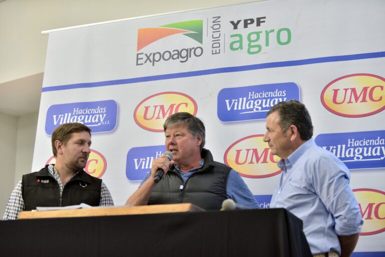 Con la venta de 8.000 cabezas comenzó la Nacional de Primavera Braford 2025