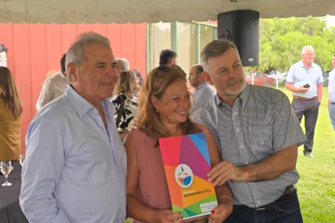 Apoyo a la producción en Córdoba: Entregan más de $91 millones a productores y lanzan fondo de emergencia