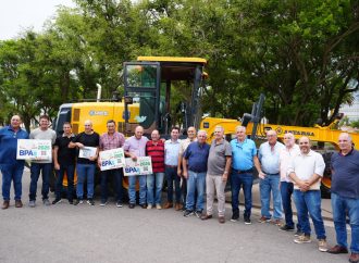 Ministerio de Bioagroindustria entregó maquinaria y créditos en el departamento San Justo