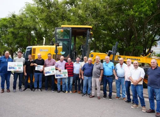 Ministerio de Bioagroindustria entregó maquinaria y créditos en el departamento San Justo