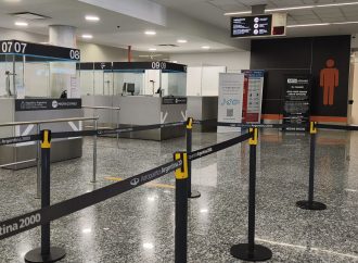 El Aeropuerto Taravella en Córdoba es el primero con señalización preventiva sobre productos porcinos