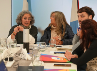 Vínculos que florecen: 66 escuelas de Córdoba impulsan huertas comunitarias e intergeneracionales