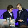 Milei anuncia un cronograma de baja de retenciones al campo y la industria en la Bolsa de Cereales