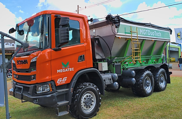 Scania Super 6×6: El camión que desafía al tractor en el campo