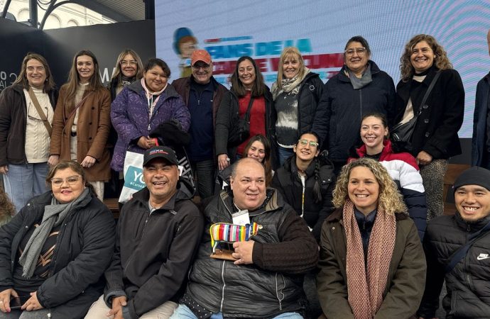 Orgullo rionegrino en Palermo: la Escuela N° 178 se consagró Gran Campeona del concurso “Fans de la Carne”