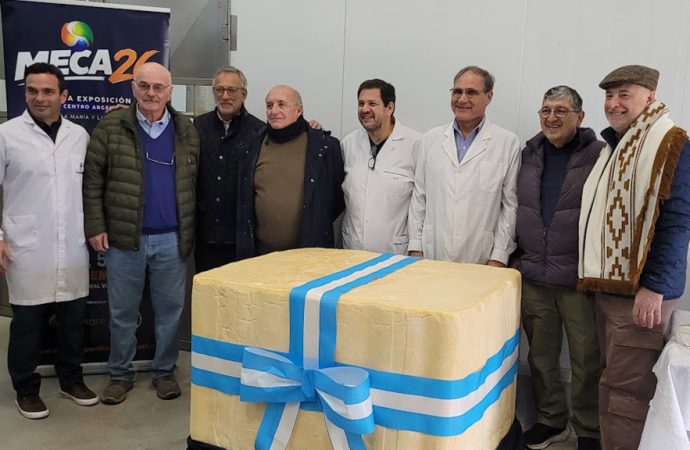 Villa María hace historia con el queso más grande de Latinoamérica: una mole de 1.000 kilos con fin solidario