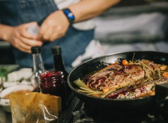 Del conflicto al plato: La carne de guanaco se consolida como el nuevo emblema de la gastronomía patagónica